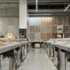 Отдел напольных покрытий в магазине